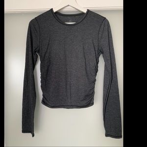 Lululemon ruched long sleeve top, size 6